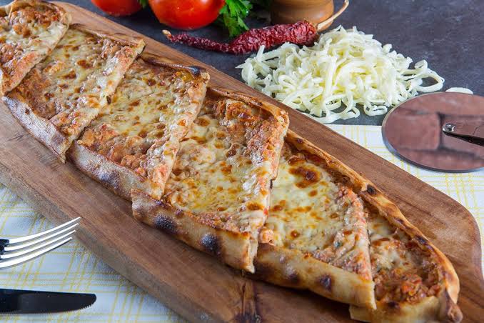 kiymali-kasarli-pide