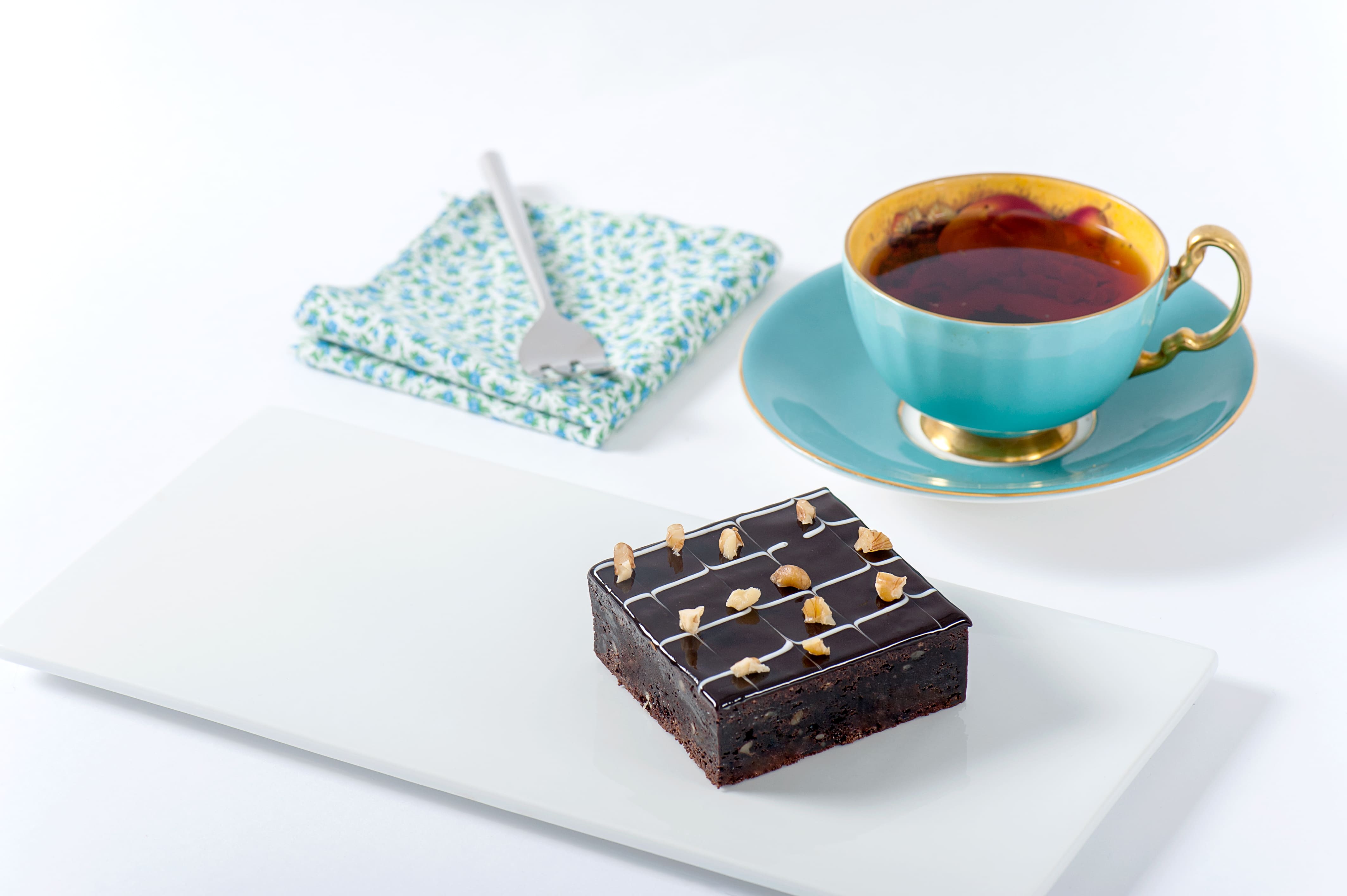 visneli-beyaz-cikolatali-brownie
